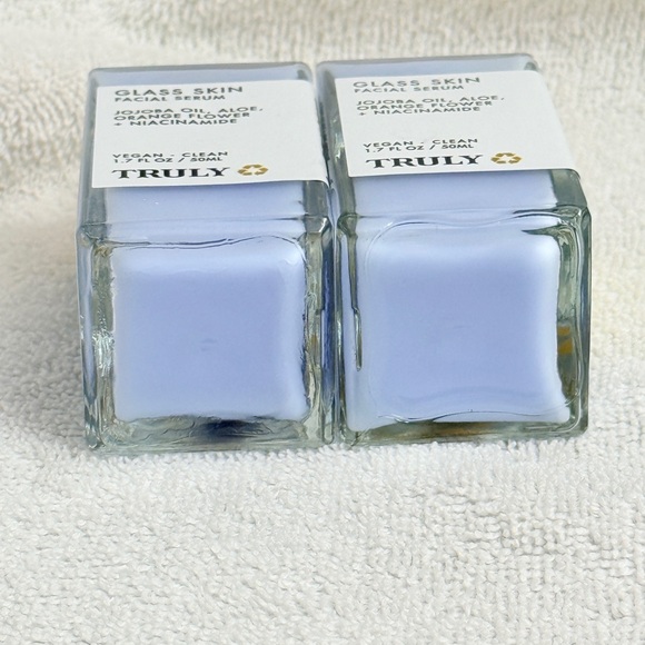 TRULY Glass Skin Facial Serum 1.7 fl oz (x2) - NEW - Picture 3 of 3
